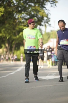 Runner Photo 4174471