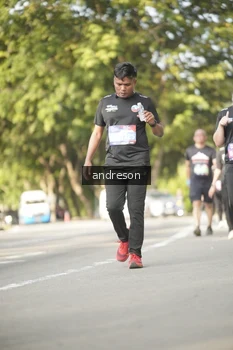Runner Photo 4174586