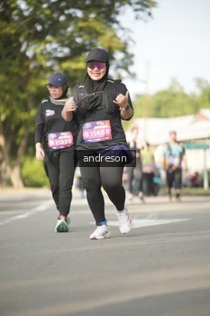 Runner Photo 4174632