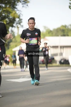 Runner Photo 4174672