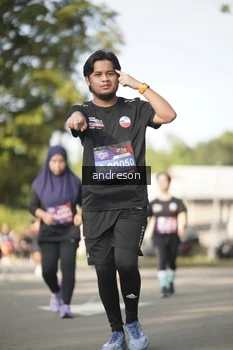 Runner Photo 4174675