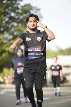 Runner Photo 4174716