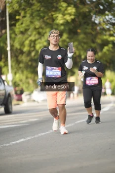 Runner Photo 4174749
