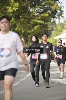 Runner Photo 4175473