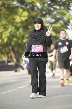 Runner Photo 4176135