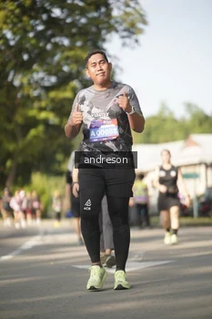 Runner Photo 4177672