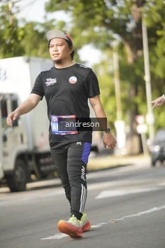 Runner Photo 4181796