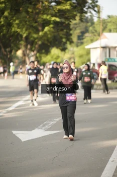 Runner Photo 4183616