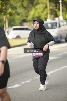 Runner Photo 4183675