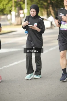Runner Photo 4183696