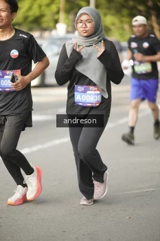 Runner Photo 4183776