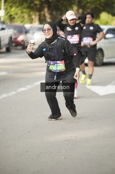 Runner Photo 4183801