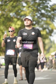 Runner Photo 4183874