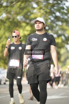 Runner Photo 4183875