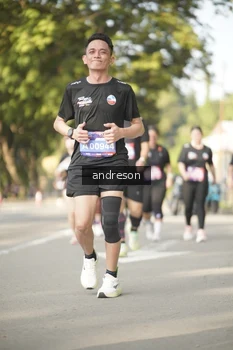 Runner Photo 4183916