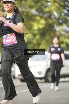 Runner Photo 4184003