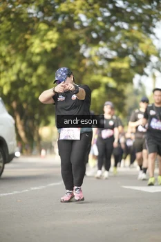 Runner Photo 4184013