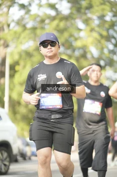 Runner Photo 4184035