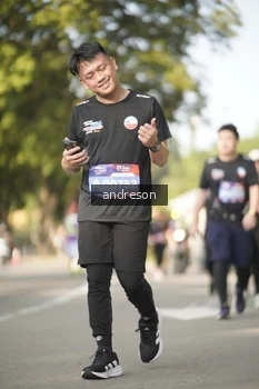 Runner Photo 4184050