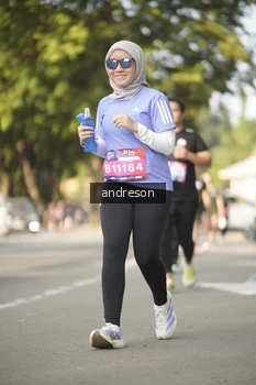 Runner Photo 4184077