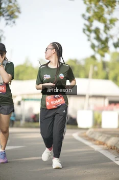 Runner Photo 4184106