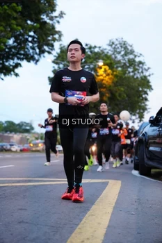 Runner Photo 4190157