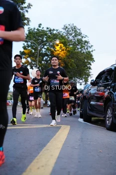 Runner Photo 4190181