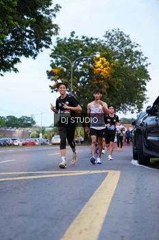Runner Photo 4190475