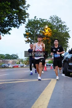 Runner Photo 4190523