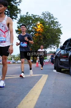 Runner Photo 4190573