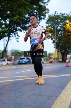 Runner Photo 4190615