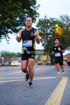 Runner Photo 4191075