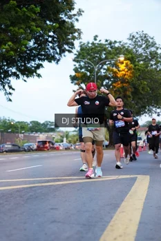 Runner Photo 4191664