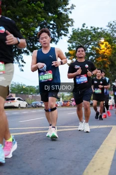 Runner Photo 4191725