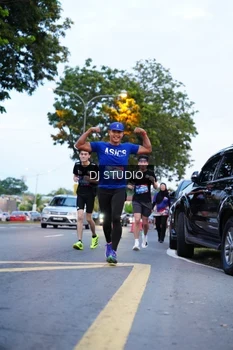 Runner Photo 4191878