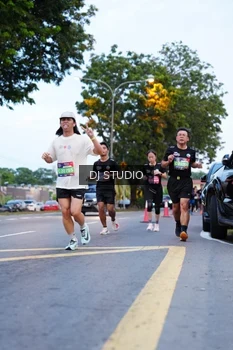 Runner Photo 4192108