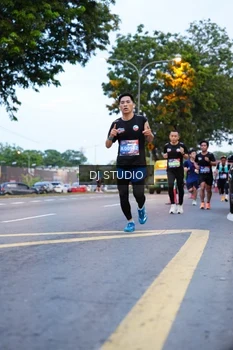 Runner Photo 4192200