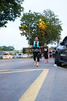 Runner Photo 4192400