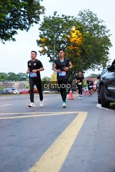 Runner Photo 4192634