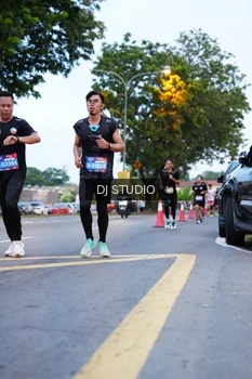 Runner Photo 4192645