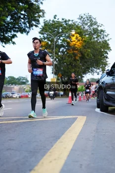 Runner Photo 4192662