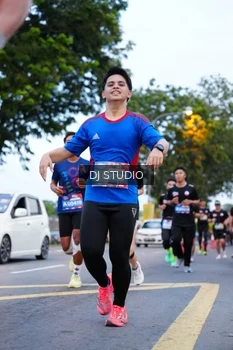 Runner Photo 4193317