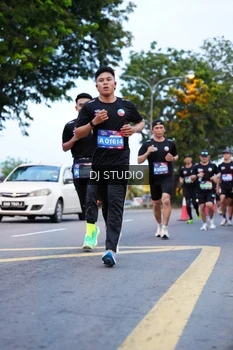Runner Photo 4193330