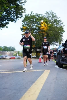 Runner Photo 4193384