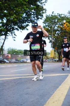 Runner Photo 4193397