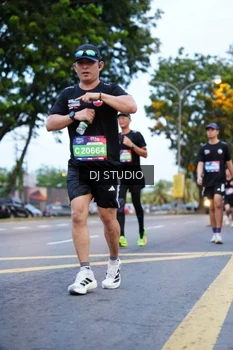 Runner Photo 4193418