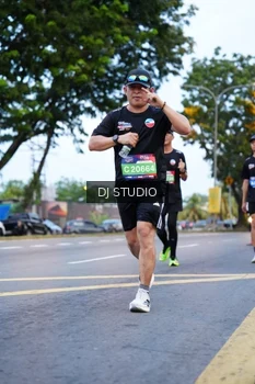 Runner Photo 4193423