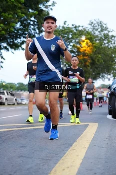 Runner Photo 4193578
