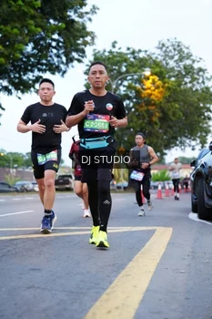 Runner Photo 4193616
