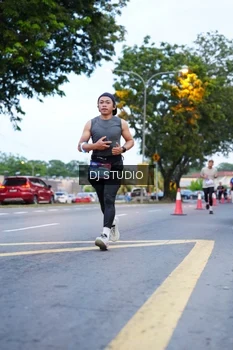 Runner Photo 4193653